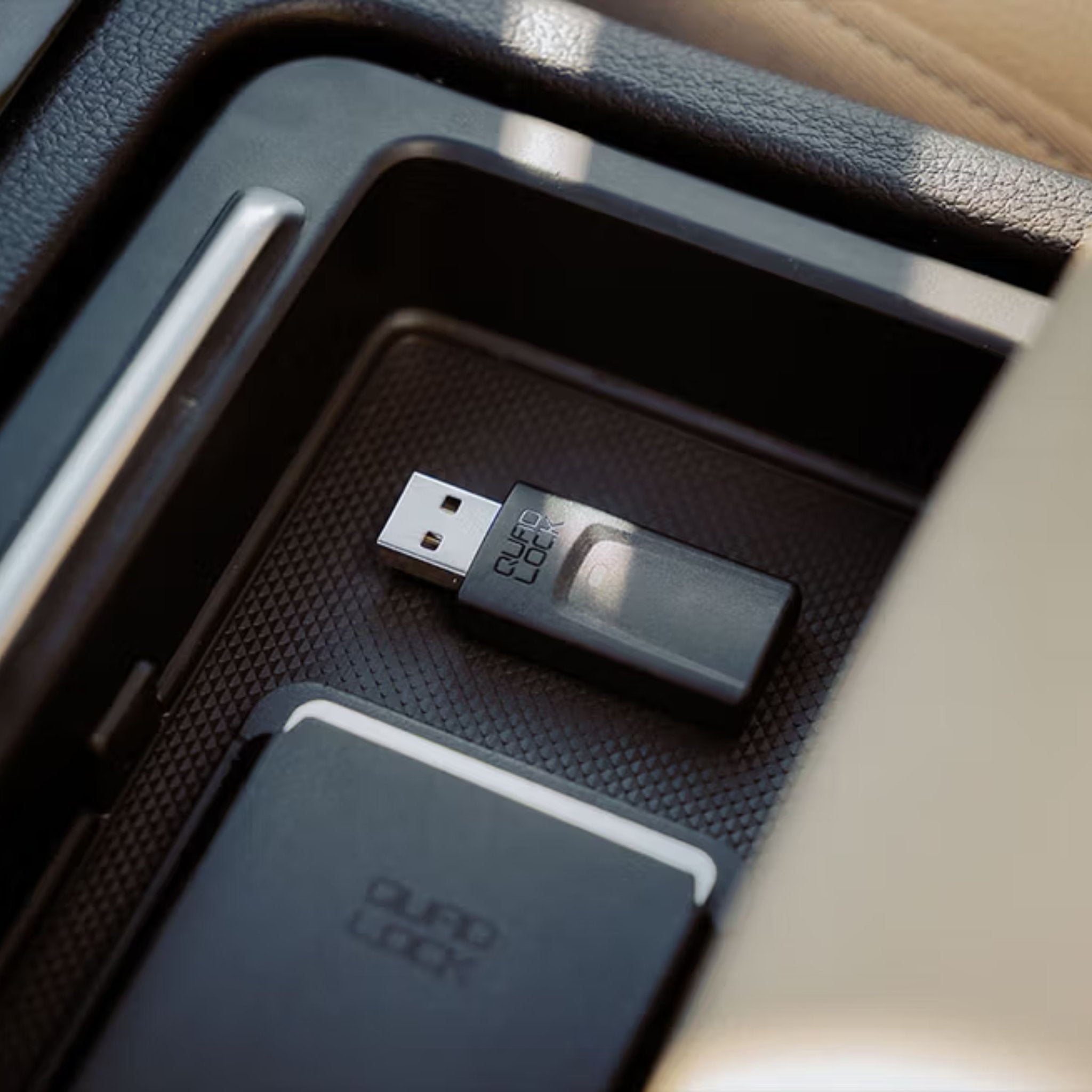 Wireless CarPlay/Android Auto Adaptor