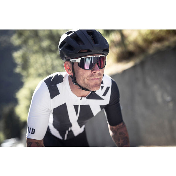 Cycling jersey Rogelli ESSENTIAL - the perfect choice for demanding!